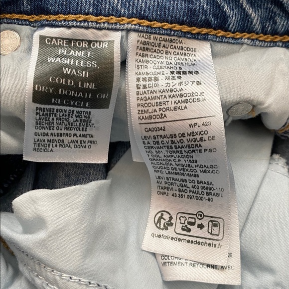 Levi’s Baggy Dad Barrel Jeans. Size 24. *See measurements below. - Picture 8 of 9